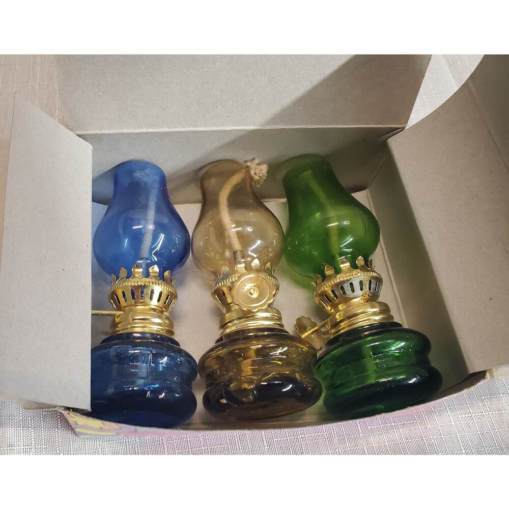 Vintage Mini Hurricane Oil Lamp Set of 3 Glass Multicolor Retro Home Decor - Picture 4 of 4